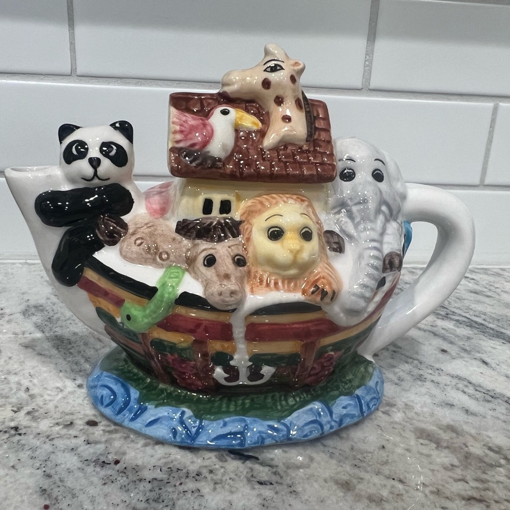 Teapot Noah's Ark New World Specialties Whimsical Nursery 7”